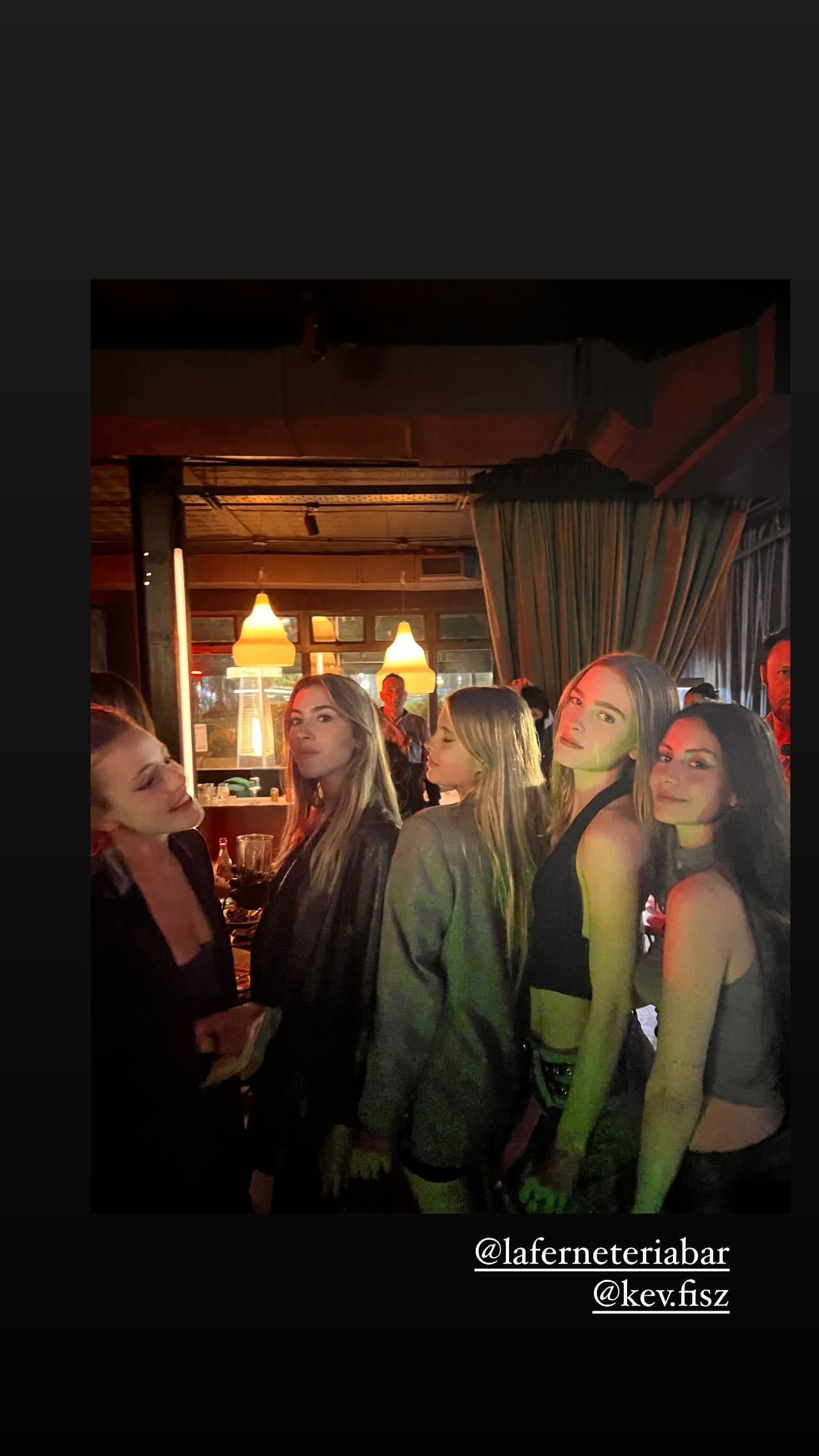 Juanita Tinelli junto a sus amigas / Instagram