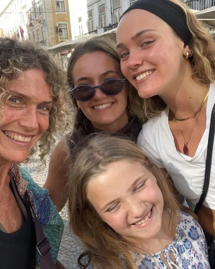 Maru Botana junto a Sofía, Lucía e Inés, sus hijas mujeres. Foto:  Instagram / marubotanaok