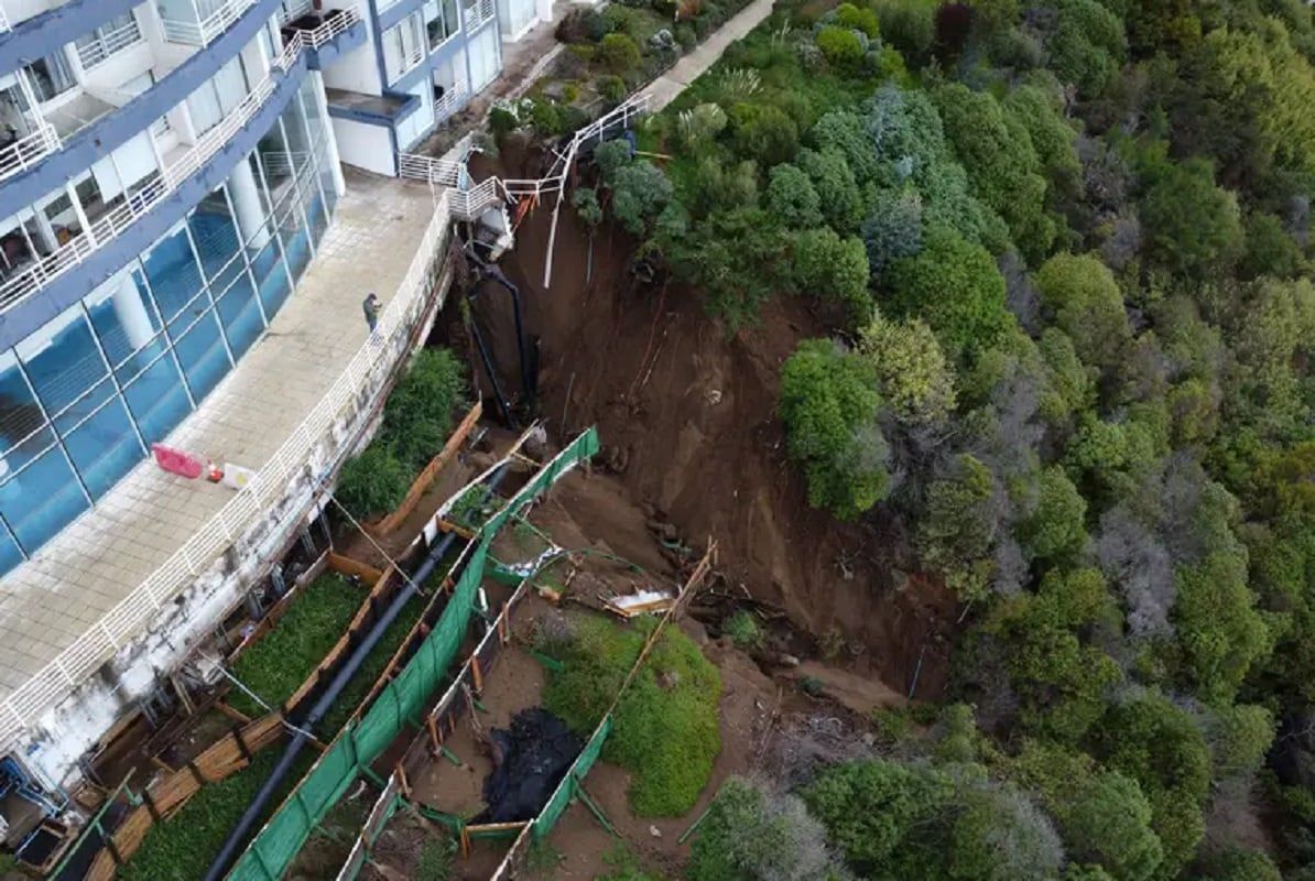 Nuevo socavón en Reñaca afecta al edificio Euromarina 2 (Gentileza / ATON Chile)