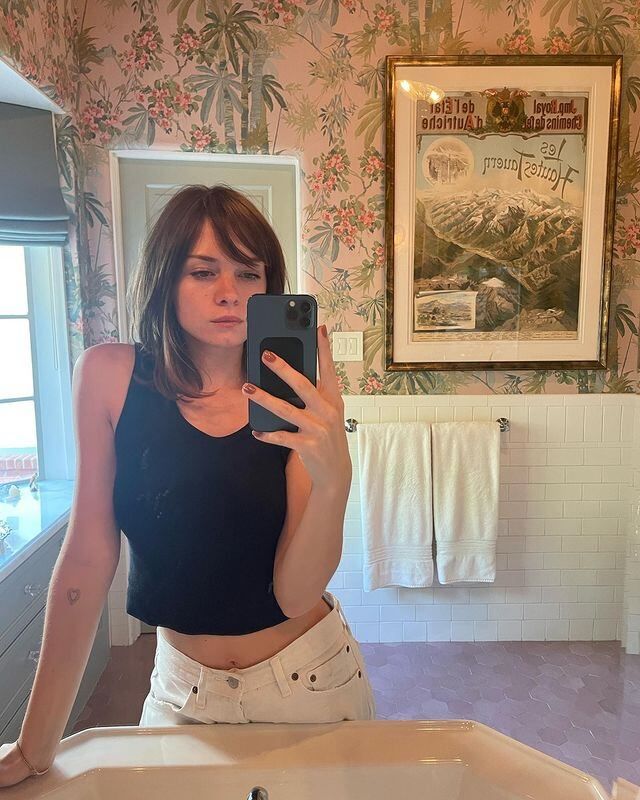 La hija de Antonio Banderas es elegida por la moda y pisa en las redes sociales