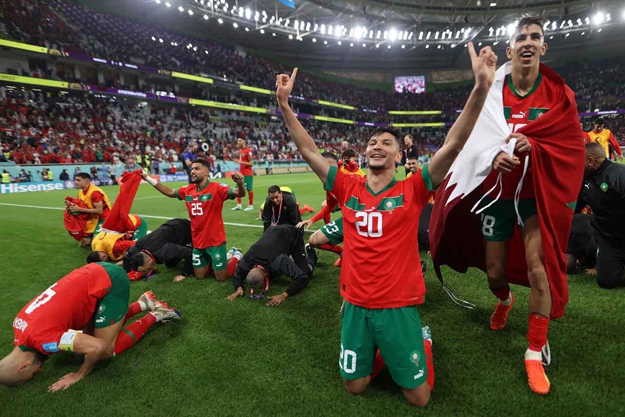 Jugadores de Marruecos celebran en un partido de los cuartos de final del Mundial de Fútbol Qatar 2022