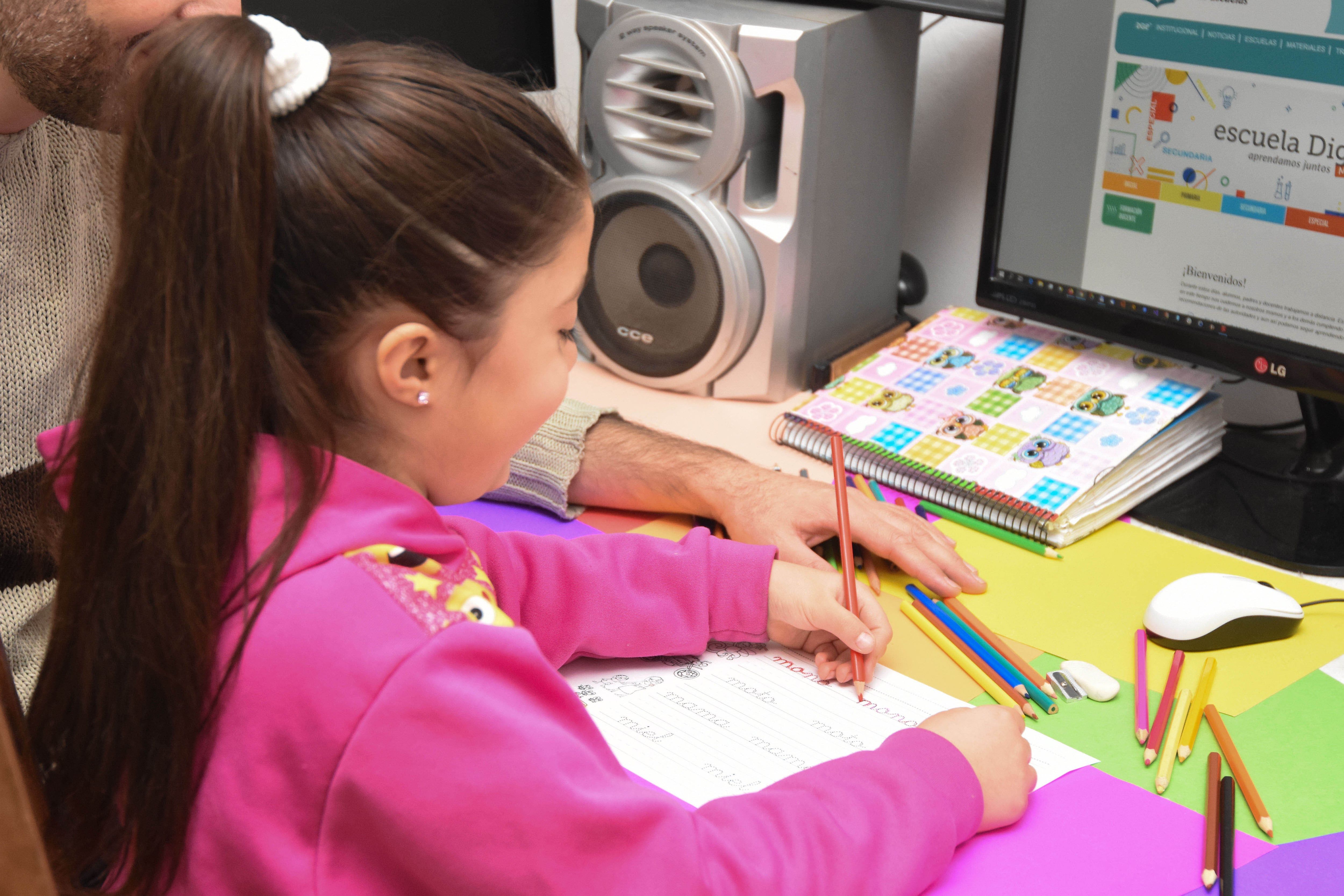 Ayuda Escolar 2024: cómo subir el certificado de escolaridad a Anses y cobrar $70.000 - Foto: Archivo / Los Andes

