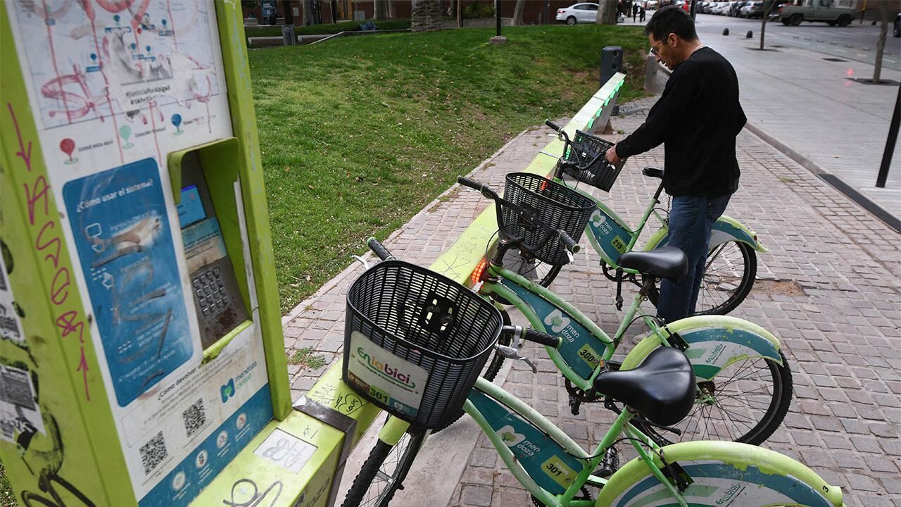 Ciclovía, Sistema municipal de bicicletas  de Godoy Cruz y Capital, se unificarán para formar parte de la provincia Foto: José Gutierrez / Los Andes