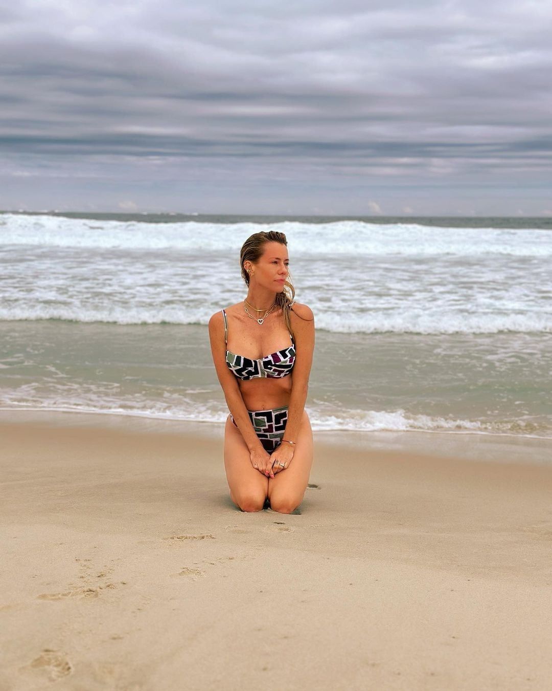 Nicole Neumann y su bikini estampada.