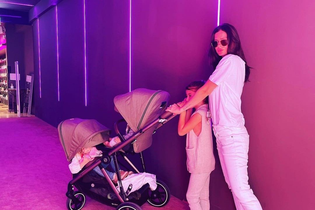 La actriz junto a Rufina, Magnolia y Amancio. (Instagram).