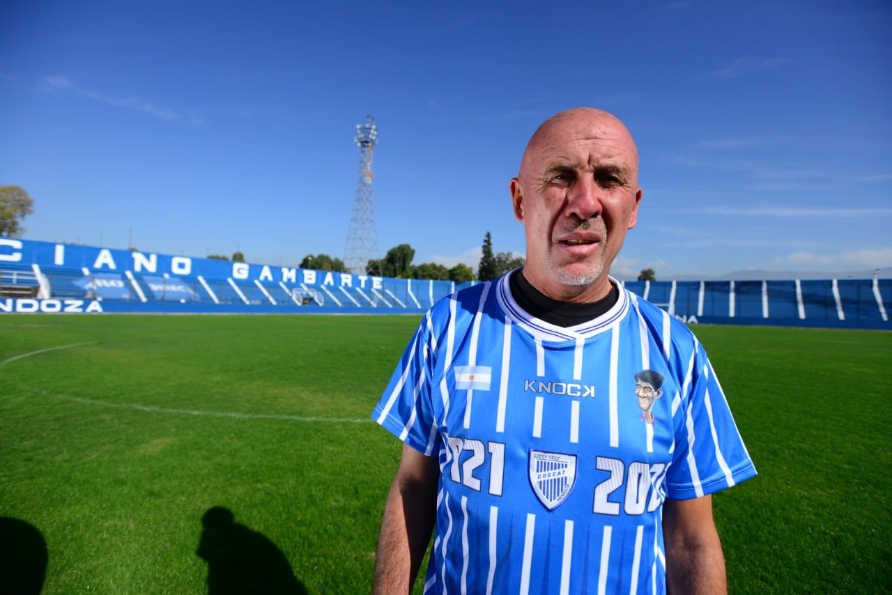 El "Gato" fue jugador, DT y es un colaborador incansable en el mundo Tomba, atributos que lo llevaron a ser el máximo ídolo.