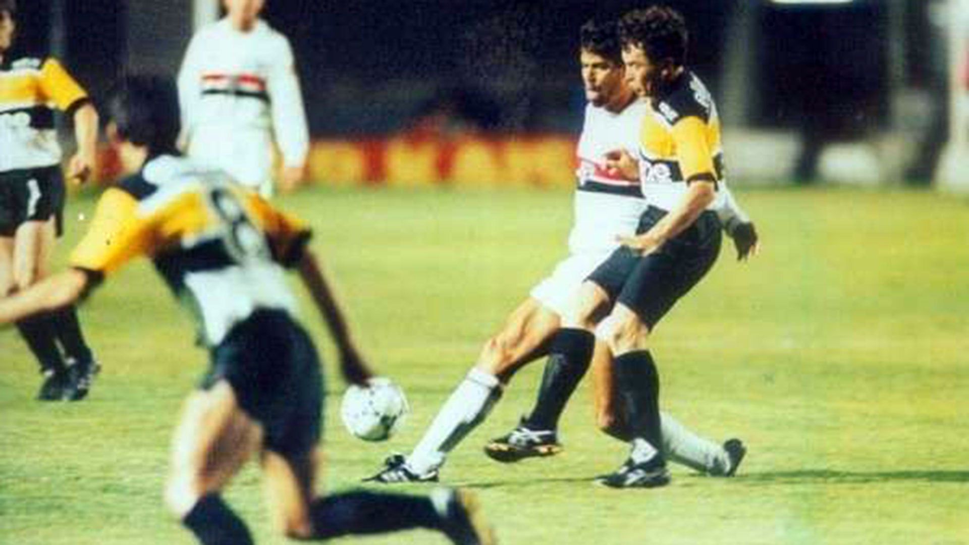 Equipos que descendieron, pero jugaron Copa Libertadores