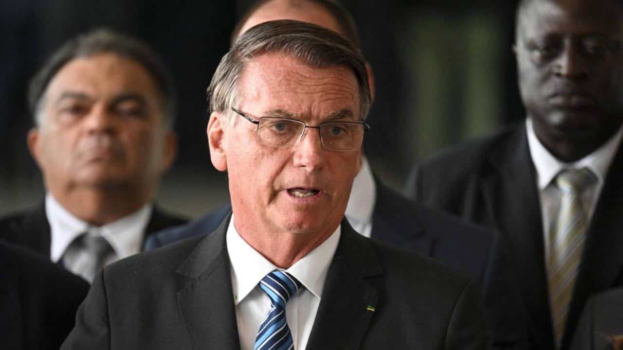 El expresidente de Brasil Jair Bolsonaro busca obtener una visa de seis meses para permanecer en Estados Unidos. Gentileza: El Tiempo.