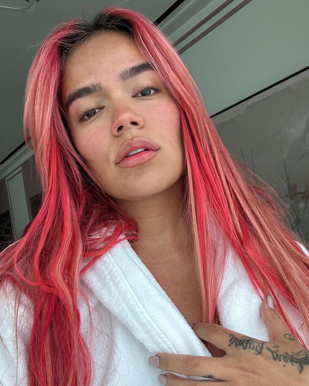 Karol G y su descargo ante la edición de sus fotos en la revista GQ