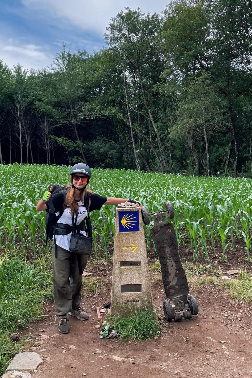 Evangelina, la joven mendocina que recorre el mundo con su skate eléctrico y sueña con romper los Récord Guiness. / Foto: Instagram