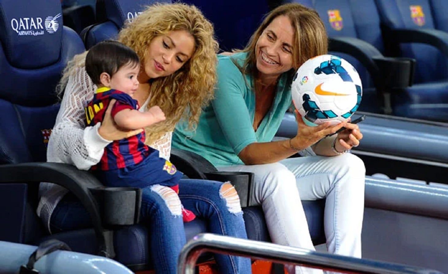 Shakira, junto a su suegra Monserrat Bernabeu -
