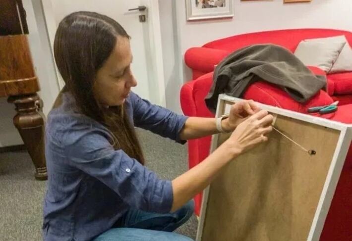 María Mayer en su galería de arte - Foto Clarín