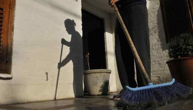 SERVICIO DOMÉSTICO. La Nación fijó un aumento de 25 por ciento (LaVoz/Archivo).