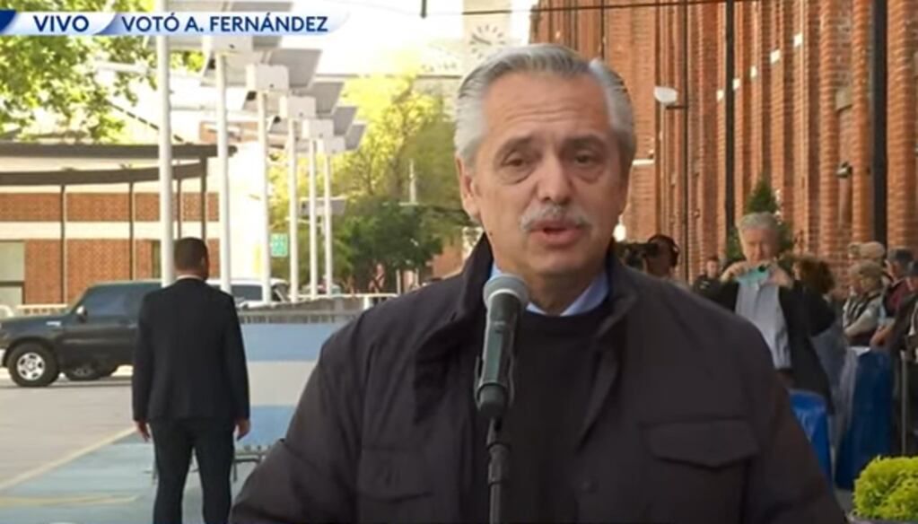 Alberto Fernández tras votar en Puerto Madero.