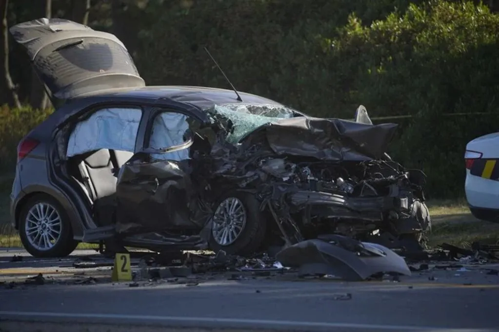El choque de dos autos en Punta del Este, en enero. Murieron dos amigas. En uno de los vehículos se encontró tuci