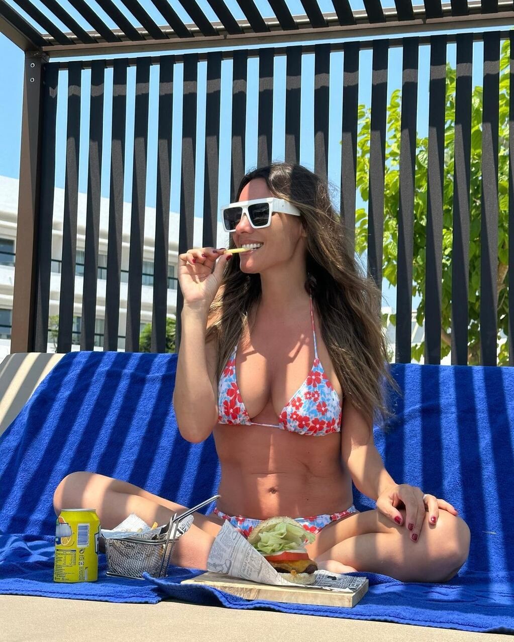 Pampita y su bikini estampada.