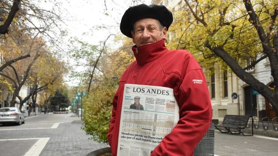 José Lucero es vecino y fiel lector del diario Los Andes papel. /Mariana Villa