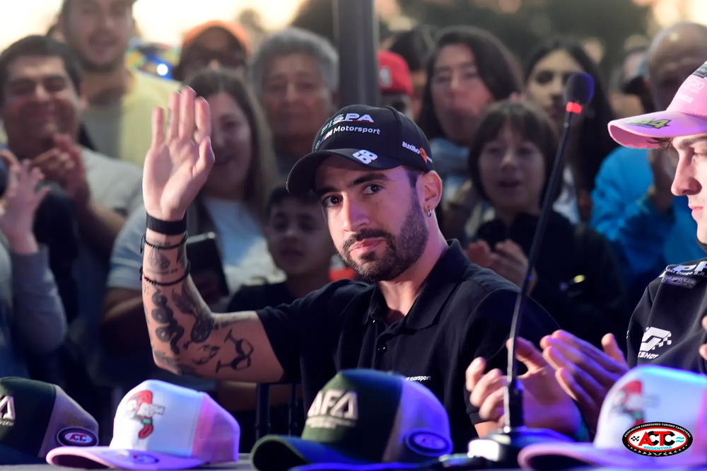 El piloto mendocino terminó en cuarto lugar en Rosario, pero le alcanzó para poner de la Copa de Oro: es líder.