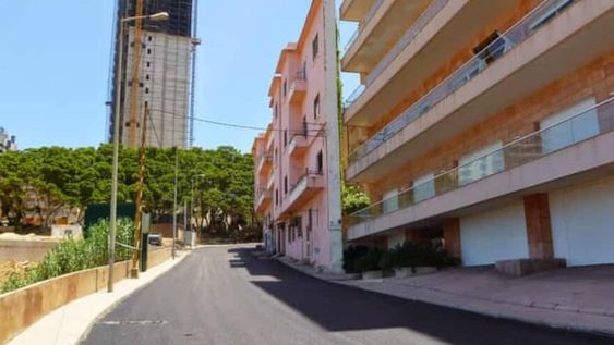 Fue edificado en 1954 y el sector más estrecho de esta construcción de tres pisos tiene tan solo 60 centímetros de ancho. Foto: Gentileza