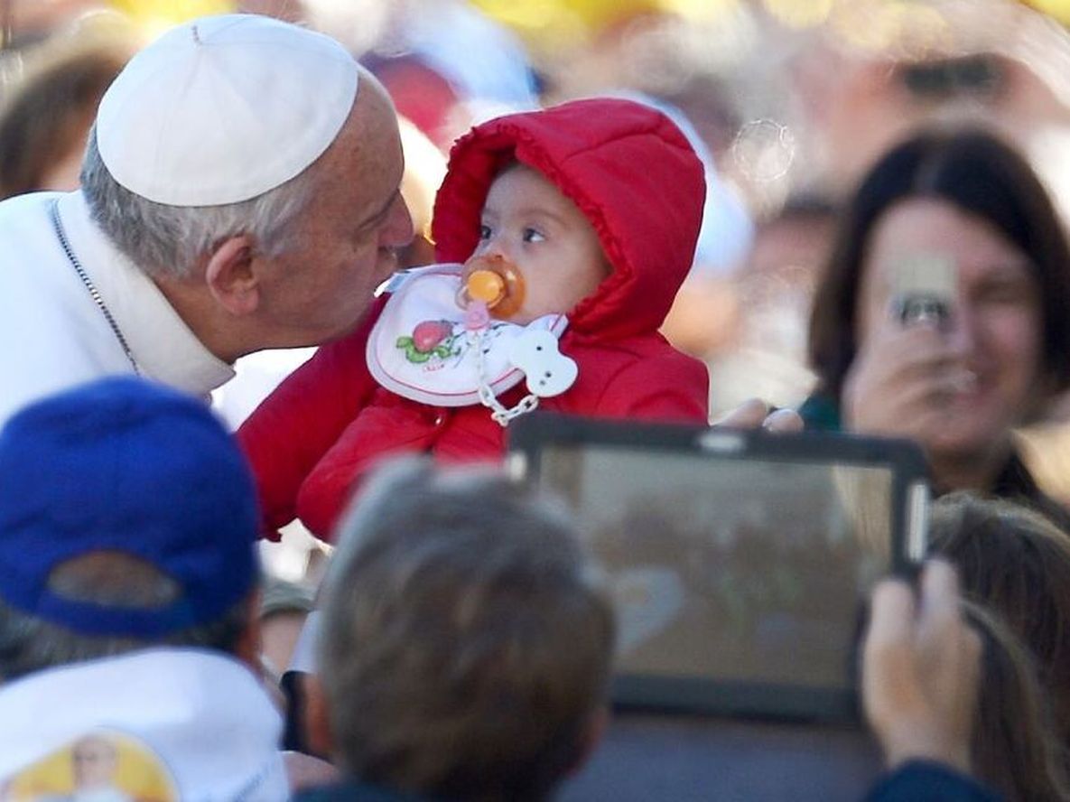 El papa Francisco pidó rezar por una niña italiana con una grave enfermedad