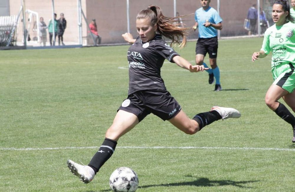 Las Tombinas siguen invictas en el torneo Silvana Villalobos. En la octava fecha venció a Fundación Amigos por 4-0. /Gentileza Prensa de Godoy Cruz