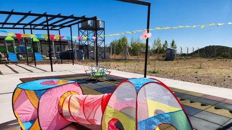 La provincia avanza con un plan que combina sostenibilidad, inclusión y seguridad infantil: la instalación de pisos de caucho reciclado en jardines de nivel inicial. &nbsp;Foto: Gobierno de Mendoza