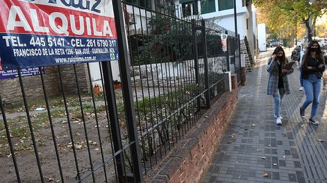 Los Andes | Aquellos inquilinos a quienes les corresponda un ajuste anual en mayo, por el ICL, tendrán un aumento del 221%. Foto: Marcelo Rolland / Los Andes