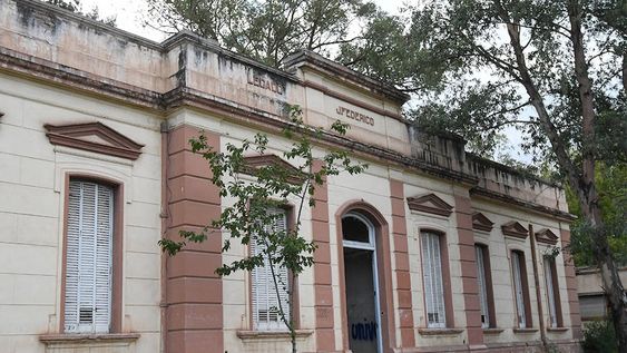Edificio abandonado de Eureka, ex Parque de la Ciencia ubicado en el parque General San Martín de Ciudad, donde harían un centro cultural. Foto: José Gutierrez / Los Andes