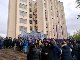 Protesta de empleados municipales de Guaymallén tras la quita del bono salarial de $350 mil