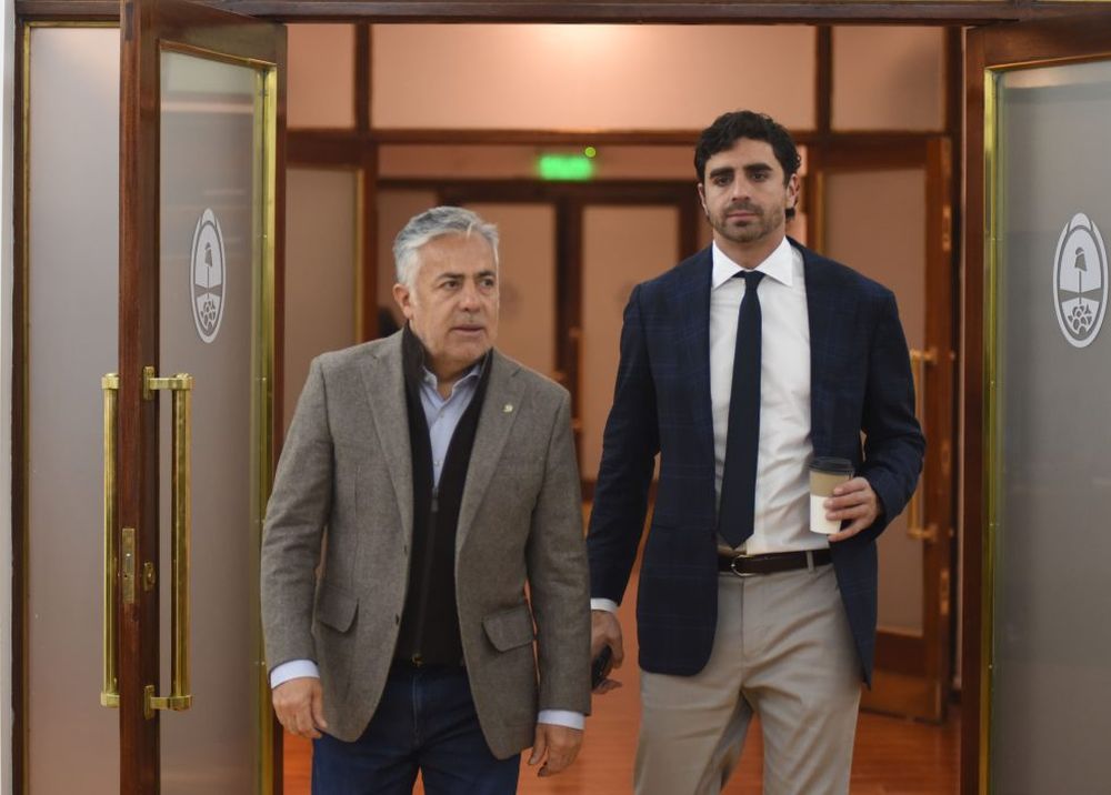 El gobernador Alfredo Cornejo y el ministro de Gobierno, Natalio Mema. 