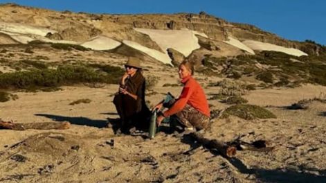 Los Andes | Juliana Awada y amigos hicieron un fogón y acamparon en un sector prohibido