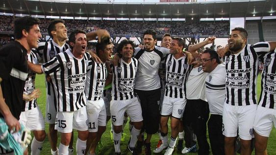 Reviví el ascenso de Gimnasia filmado desde el aire