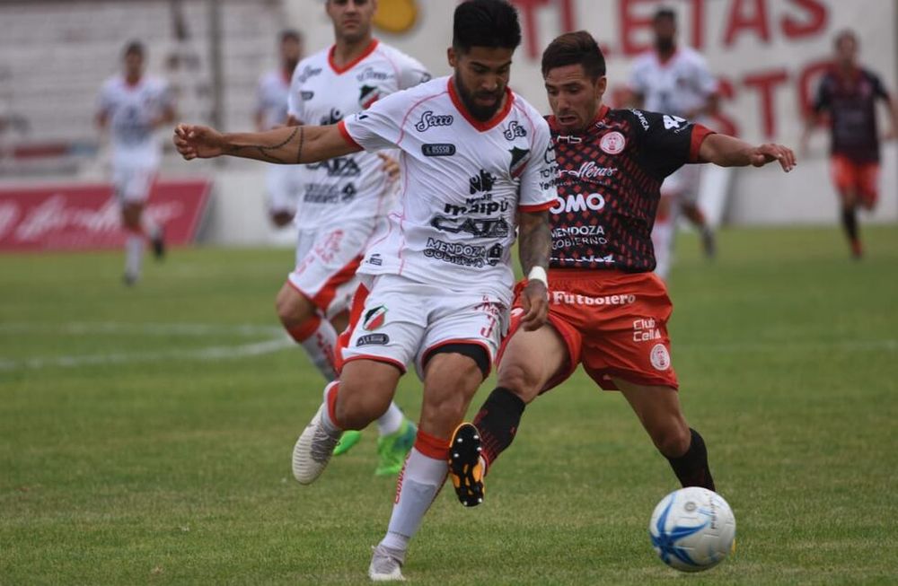 Federal A: en un polémico partido, Huracán y el Deportivo Maipú no se sacaron ventajas
