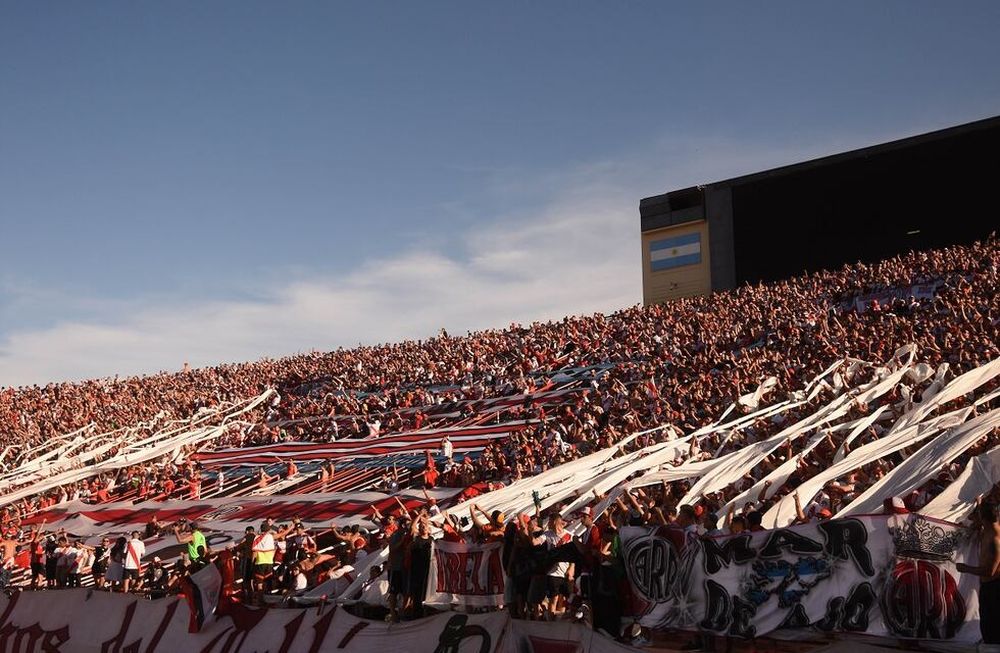 El Malvinas podría recibir la Supercopa argentina entre River y Boca