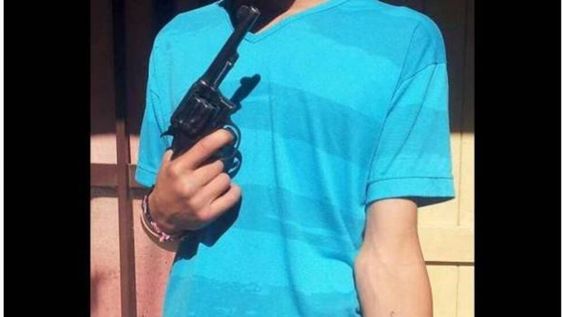 Un adolescente llevó un arma a la escuela y huyó a los tiros en Rosario.