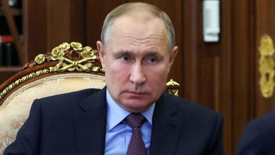El presidente ruso tomó nuevas medidas para combatir la pandemia en su país. Foto: AP