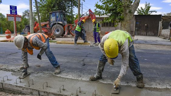 intervenciones urbanas en guaymallen: avanzamos con un nuevo tramo de recuperacion en calle mathus hoyos
