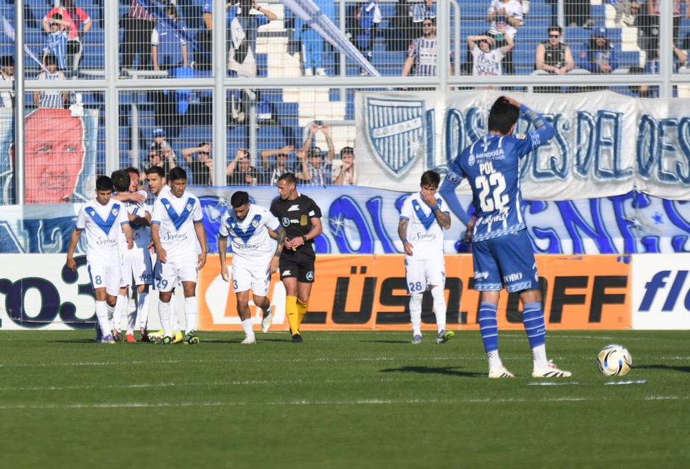 Por la 6ta. fecha de la zona B del Torneo Clausura, Godoy Cruz recibe a Vélez en el estadio Feliciano Gambarte.&nbsp;
