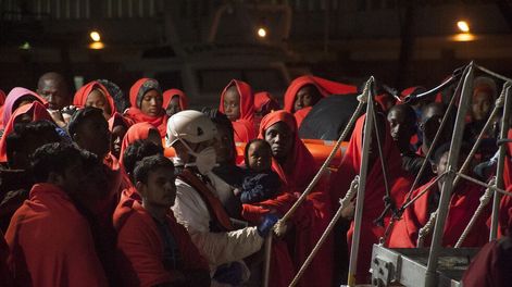 Murió un bebé durante un naufragio de una barca con migrantes al sureste de España