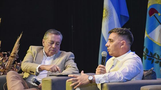 calvente anuncio un plan para mejorar la provision de agua potable en el este del departamento