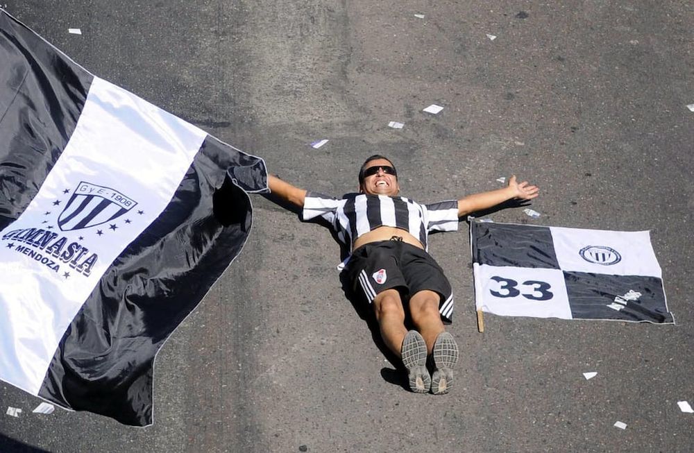 El Blanquinegro en colores