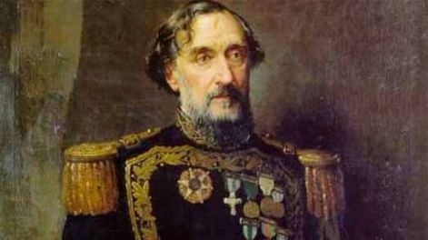 Sus enormes ojos devoraban página tras página transportándolo a tiempos de Pericles o de Julio César cada tarde.
