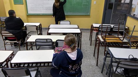 Empleo en escuelas: por qué no se consiguen suficientes postulantes para un puesto clave en educación. / Foto: Orlando Pelichotti