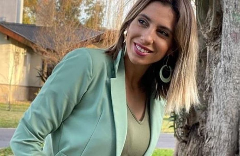 Cinthia Fernández sigue explotando la calza “levanta totó” y prendió fuego las redes
