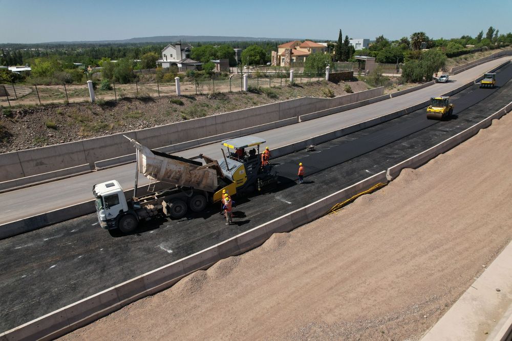 Ruta 82, obras de pavimentación. 