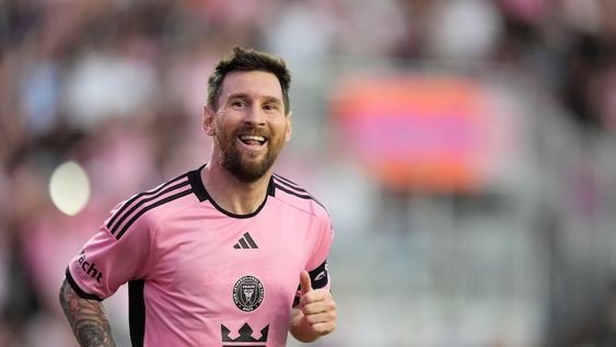 Lionel Messi festeja tras anotar un gol para el Inter Miami ante Orlando City en el partido de la MLS, el sábado 2 de marzo de 2024, ante Orlando City. (AP Foto/Rebecca Blackwell)