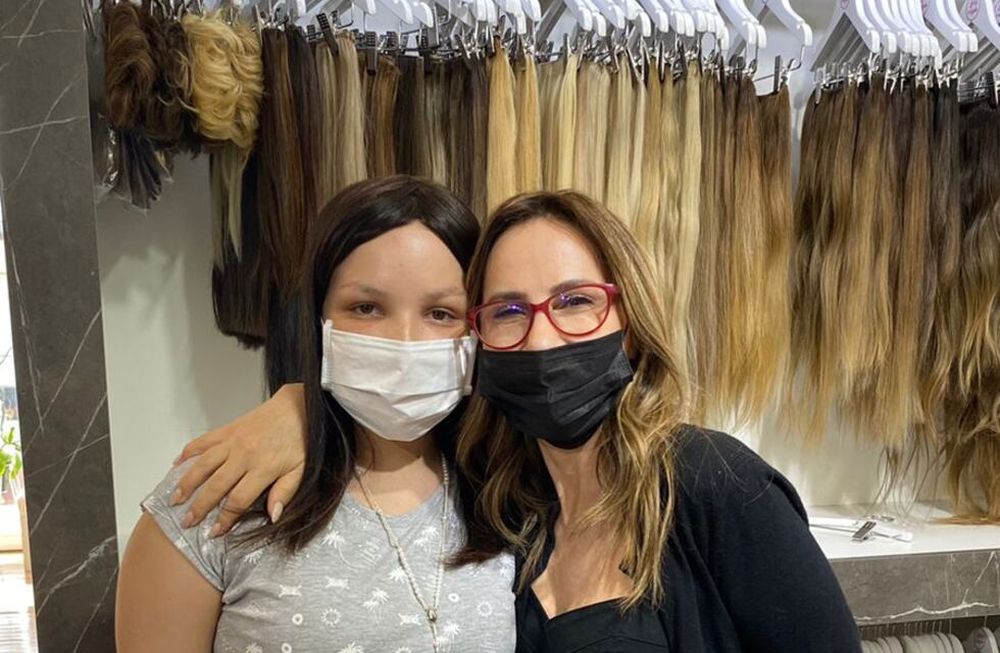 Con la ayuda de una mendocina, Pauli logró tener una cabellera nuevamente, luego de haber perdido su cabello por sus tratamientos oncológicos.