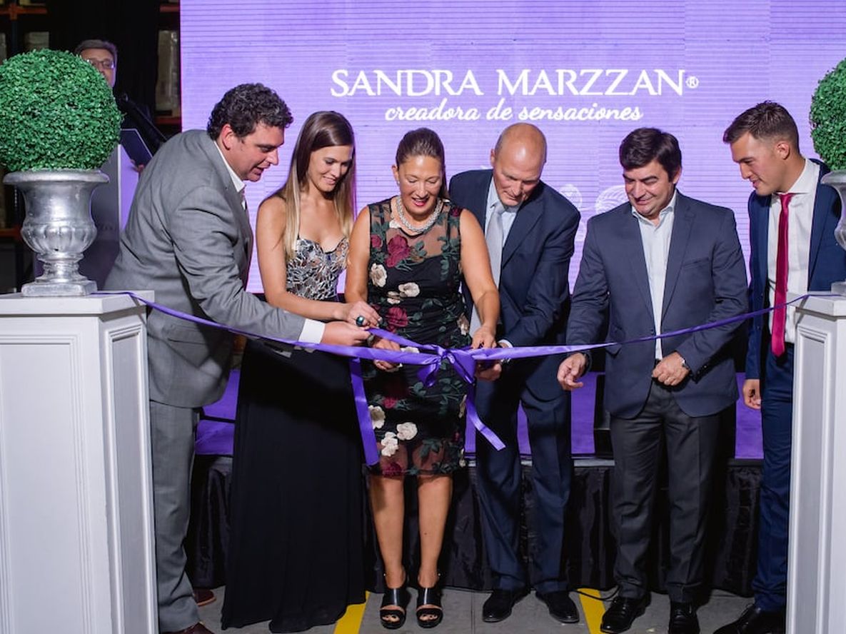 Sandra Marzzan inauguró su empresa con una gran fiesta