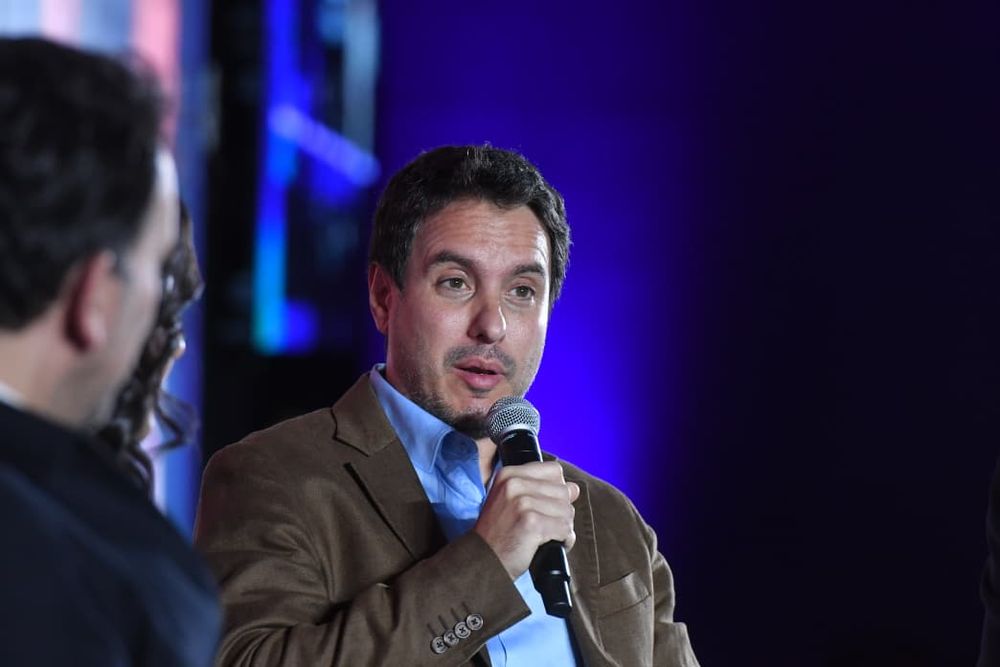 El representante de Mercado Libre analizó cómo la tecnología, los datos y la inteligencia artificial transforman los hábitos de compra y las estrategias de venta.