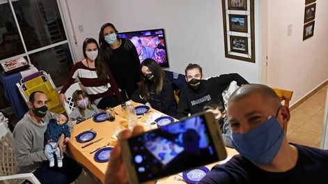 Los Andes | La falta de control en la cantidad de personas reunidas y en los vínculos que haya tenido cada integrante, llevan al Gobierno a prohibir estas reuniones.